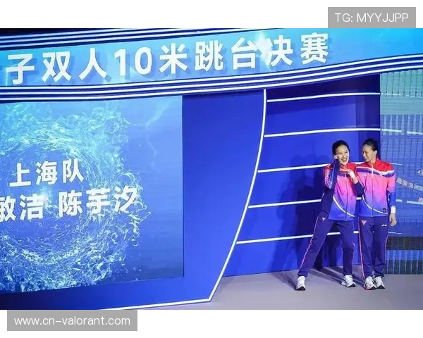 小选手带伤坚持完赛，观众掌声致敬体育精神