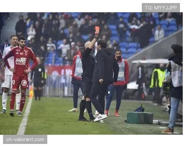 现场直击：法甲保级关键战，双方长达70分钟未在对方禁区内形成触球